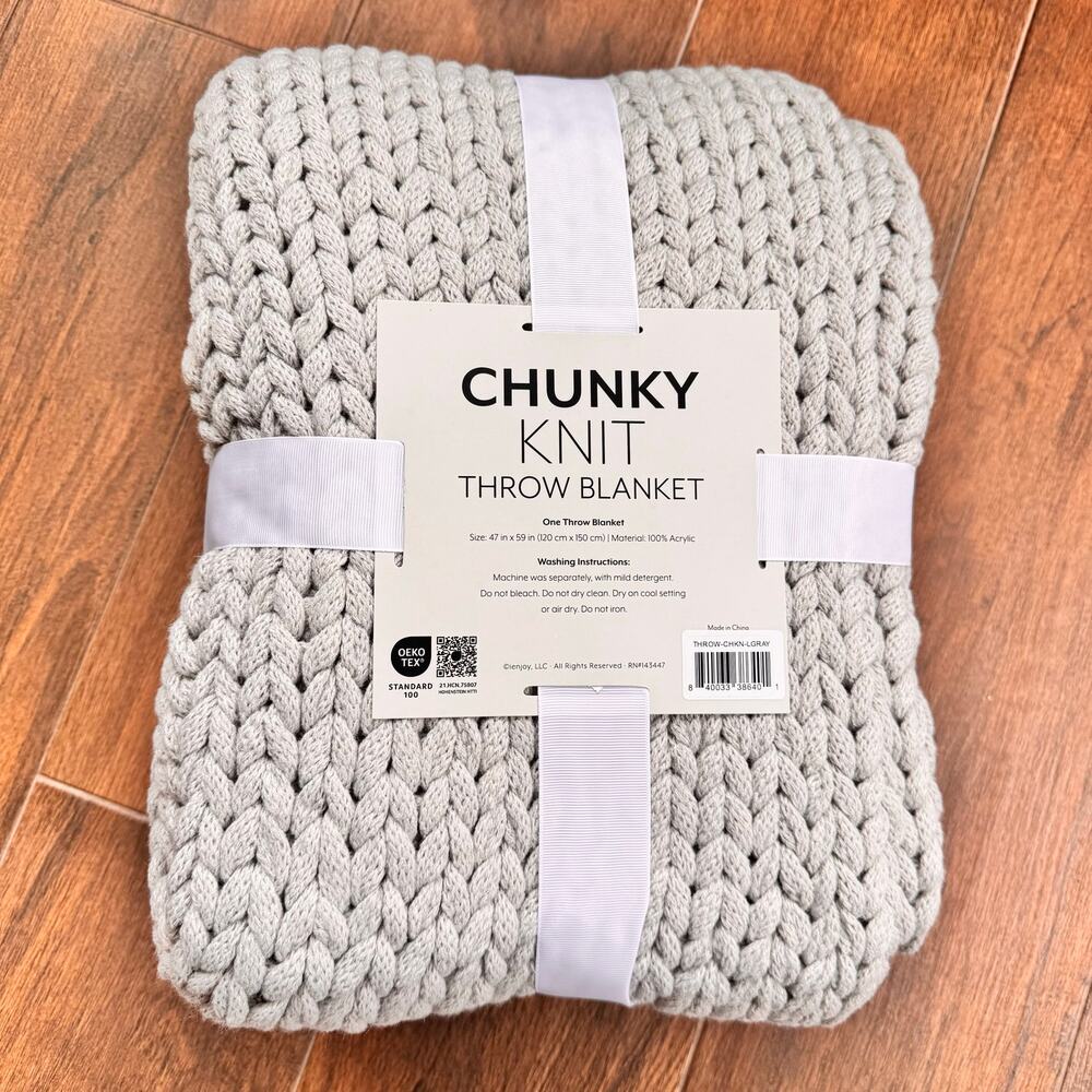 Chunky Knit Throw Blanket Light Gray 47”x59” NEW